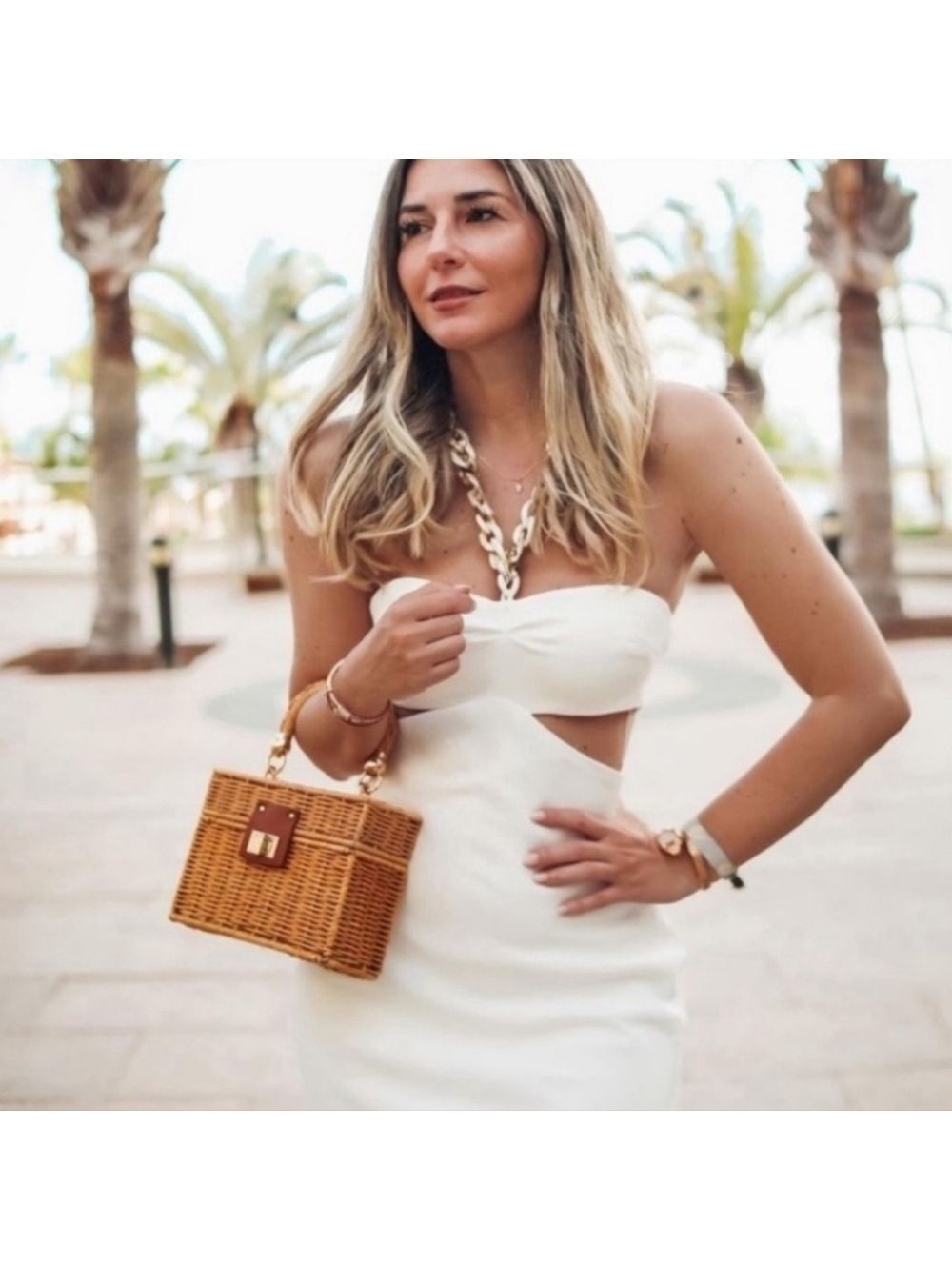 NWT Zara Cut Out Chain Detail White Dress - Picture 6 of 17